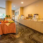 Ark Hotel 4*