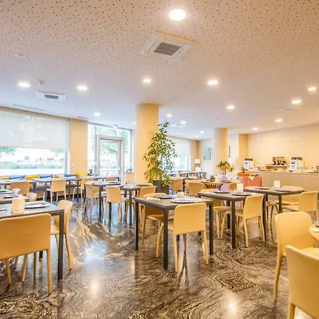 アーク ホテル 4*