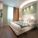 Ark Hotel 4*